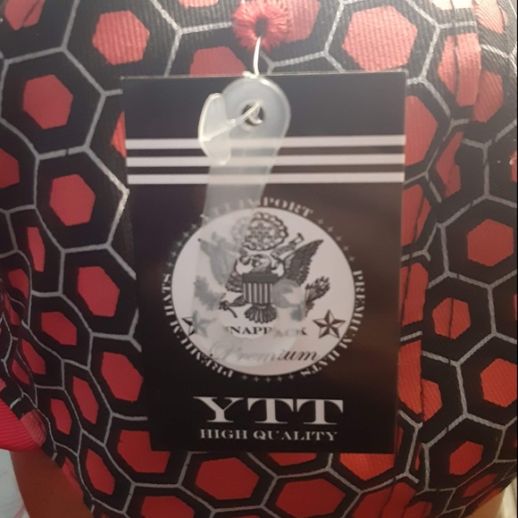 TEXAS HAT - PREMIUM TEXAS RED WITH BLACK HAT - Picture 4 of 7